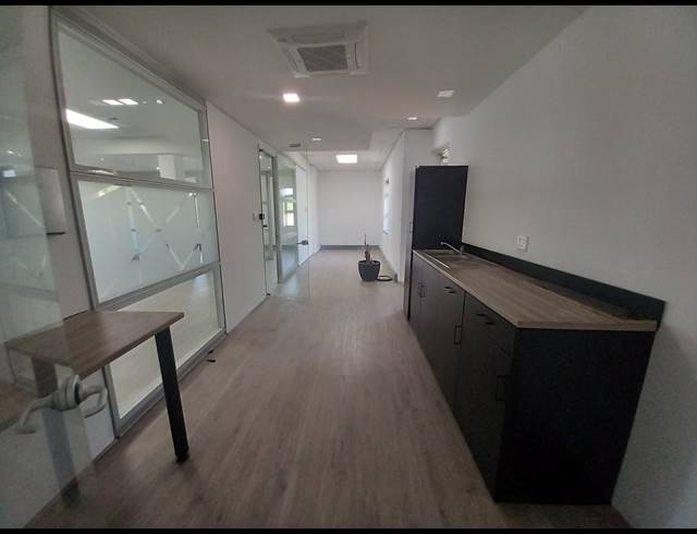 409M² OFFICE TO LET IN BRYANSTON